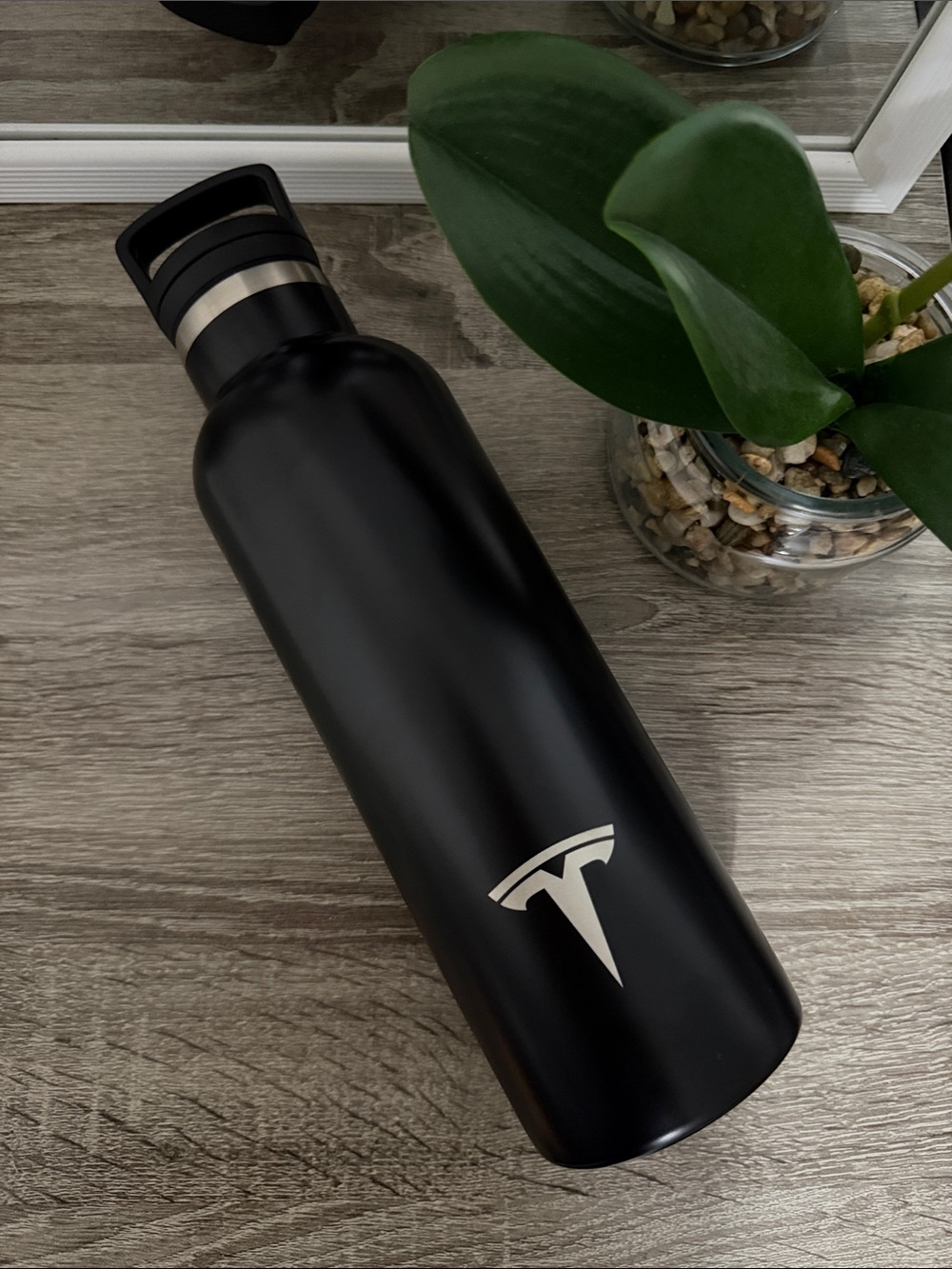 TESLA waterbottle